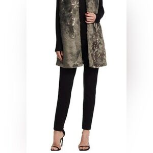 Ellie Tahari Marsha Floral Faux Fur Vest. Medium